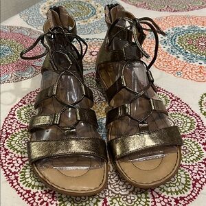 Crown by Born Women's Metallic Gladiator Sandals size 9